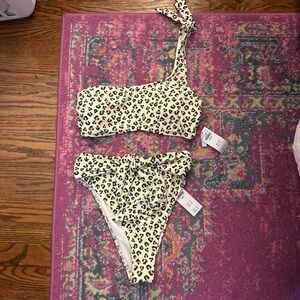 BRAND NEW| Abercrombie & Fitch Cream and Black Leopard Bikini Set